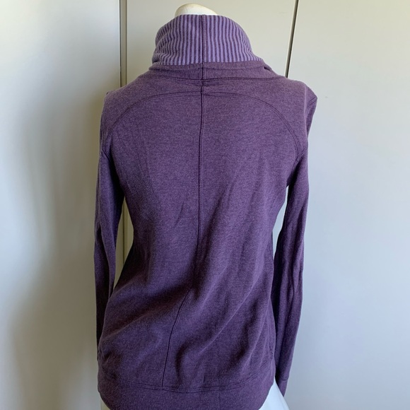 Lululemon size 4 cowl neck purple sweatshirt - Picture 4 of 5
